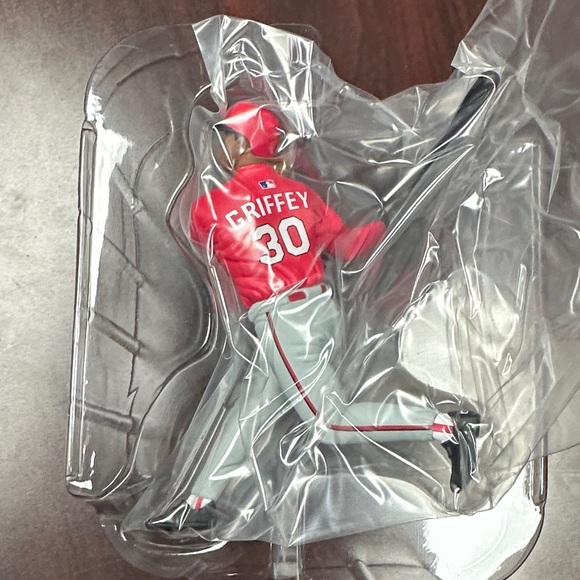 2 Hallmark Major League Baseball Ornaments - Picture 2 of 5